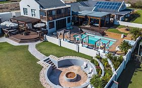 Rox And Sea Country Lodge